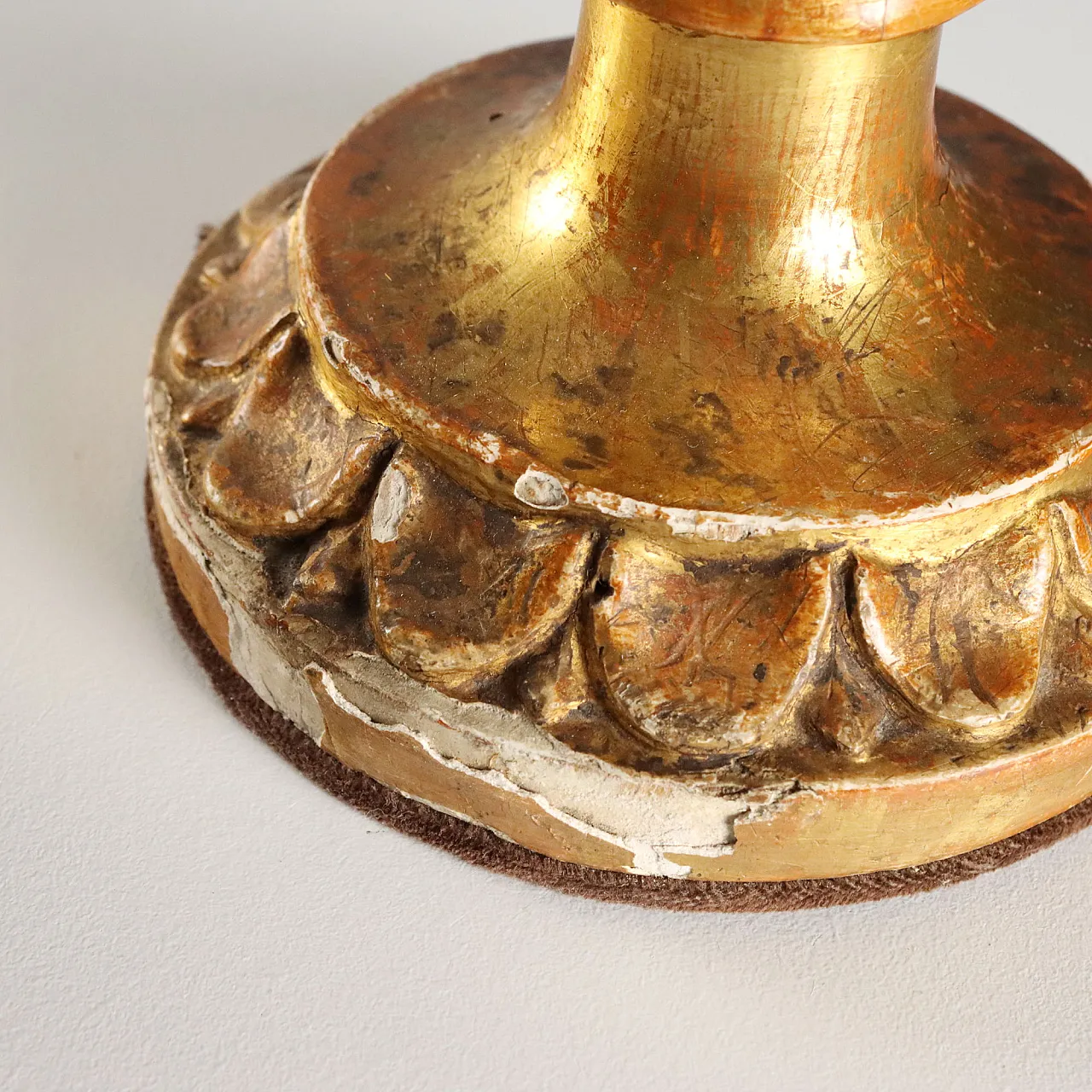 Pair of carved and gilded wooden candelabra, 19th century 8