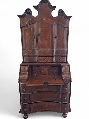 Double-bodied walnut burl trumeau Mazzantica, 20th century