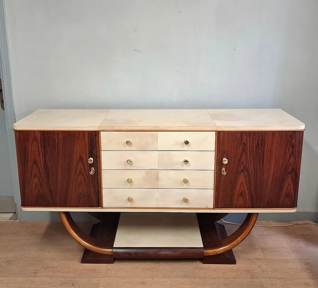 Art Deco sideboard in rosewood and parchment, original from 1930-40. 1