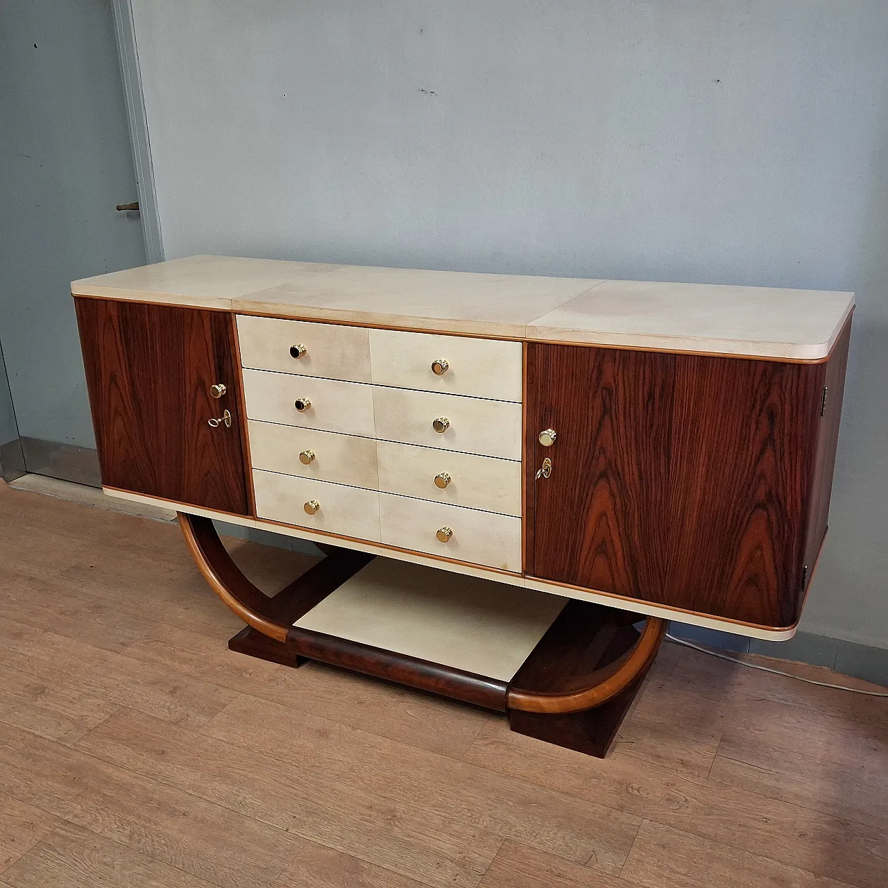 Art Deco sideboard in rosewood and parchment, original from 1930-40. 2