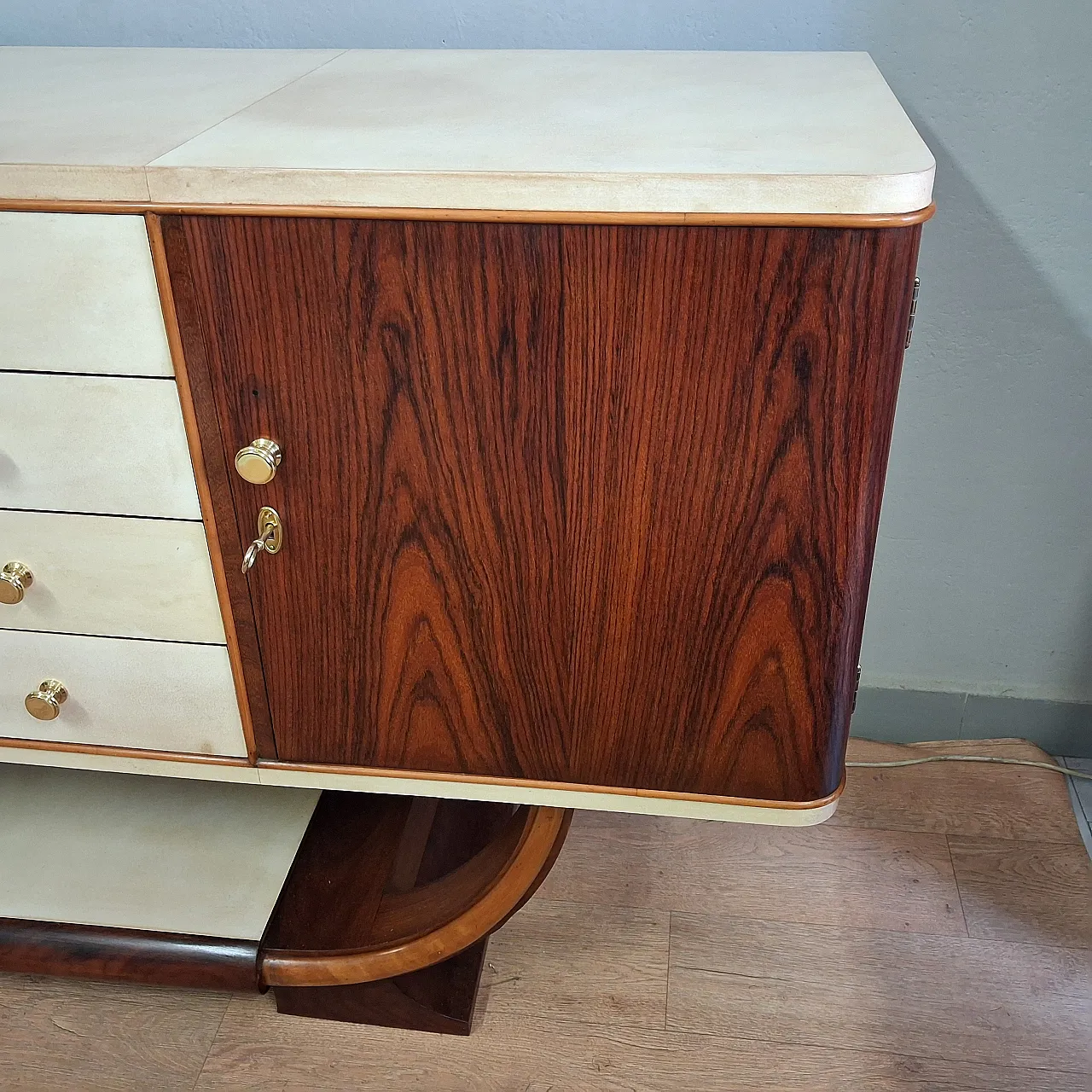 Art Deco sideboard in rosewood and parchment, original from 1930-40. 6