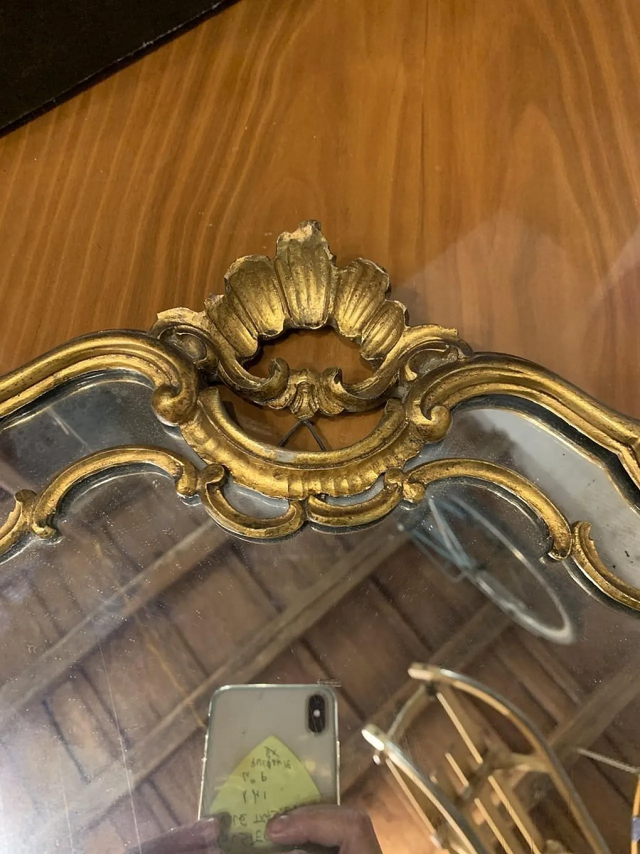 Carved wooden wall lamp with mercury mirror and gold gilding, Italy, 1960s 4