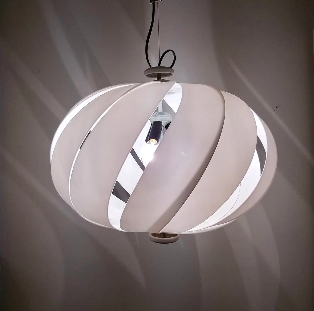 Lampada a sospensione Harvey di Carlo Porzio per Guzzini, Italia, anni '70 1