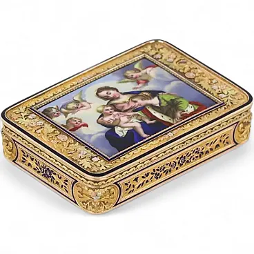 Gold snuffbox of rectangular form with rounded corners, 19th century