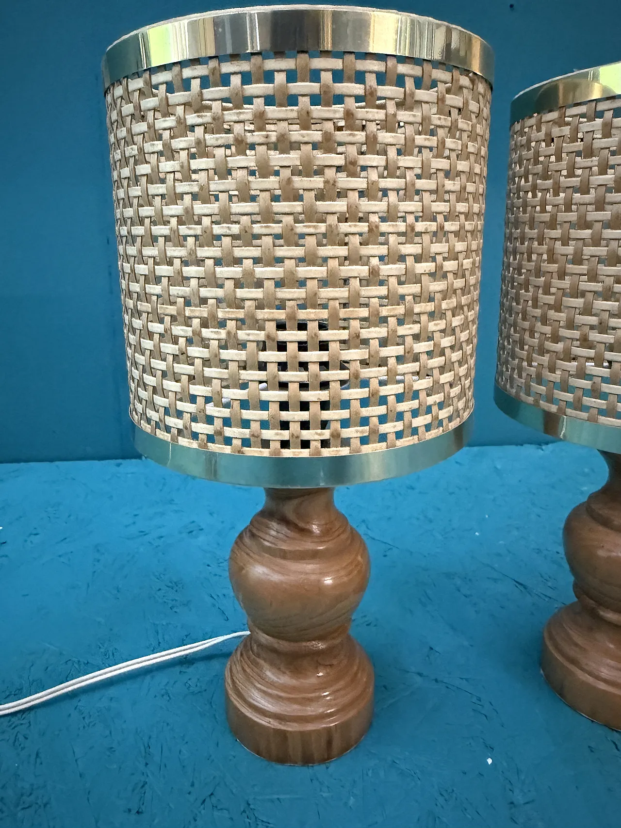 Pair of mid-century lampshades in wood, brass, and Vienna straw, 1960s 2