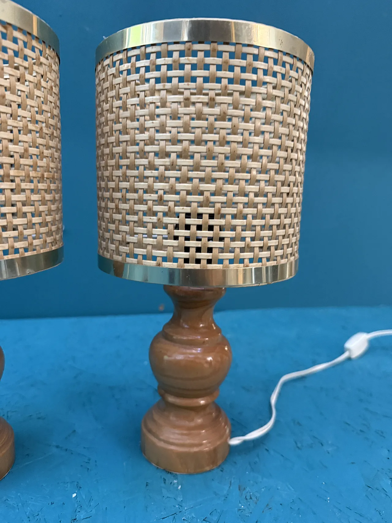 Pair of mid-century lampshades in wood, brass, and Vienna straw, 1960s 3