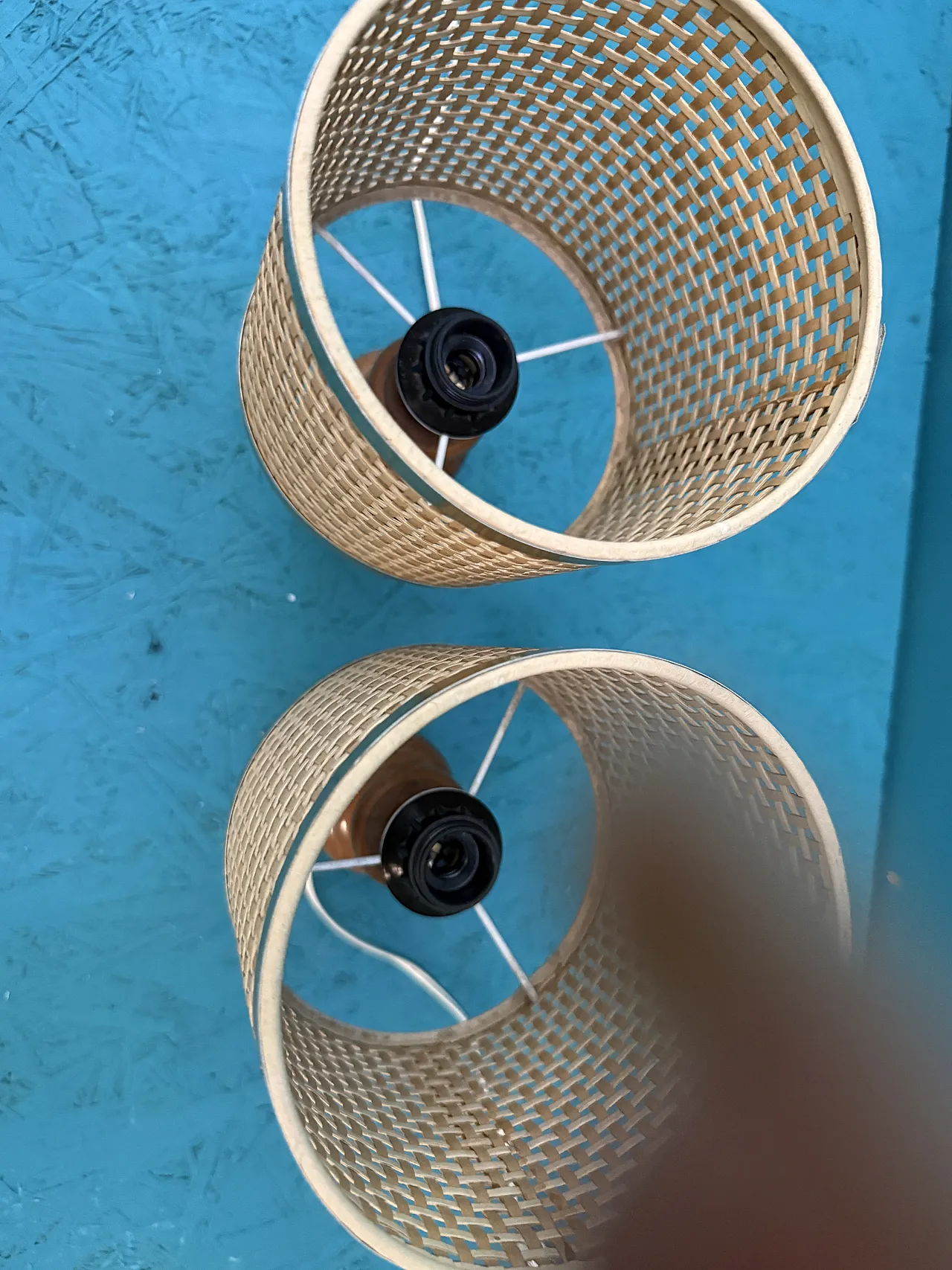 Pair of mid-century lampshades in wood, brass, and Vienna straw, 1960s 5