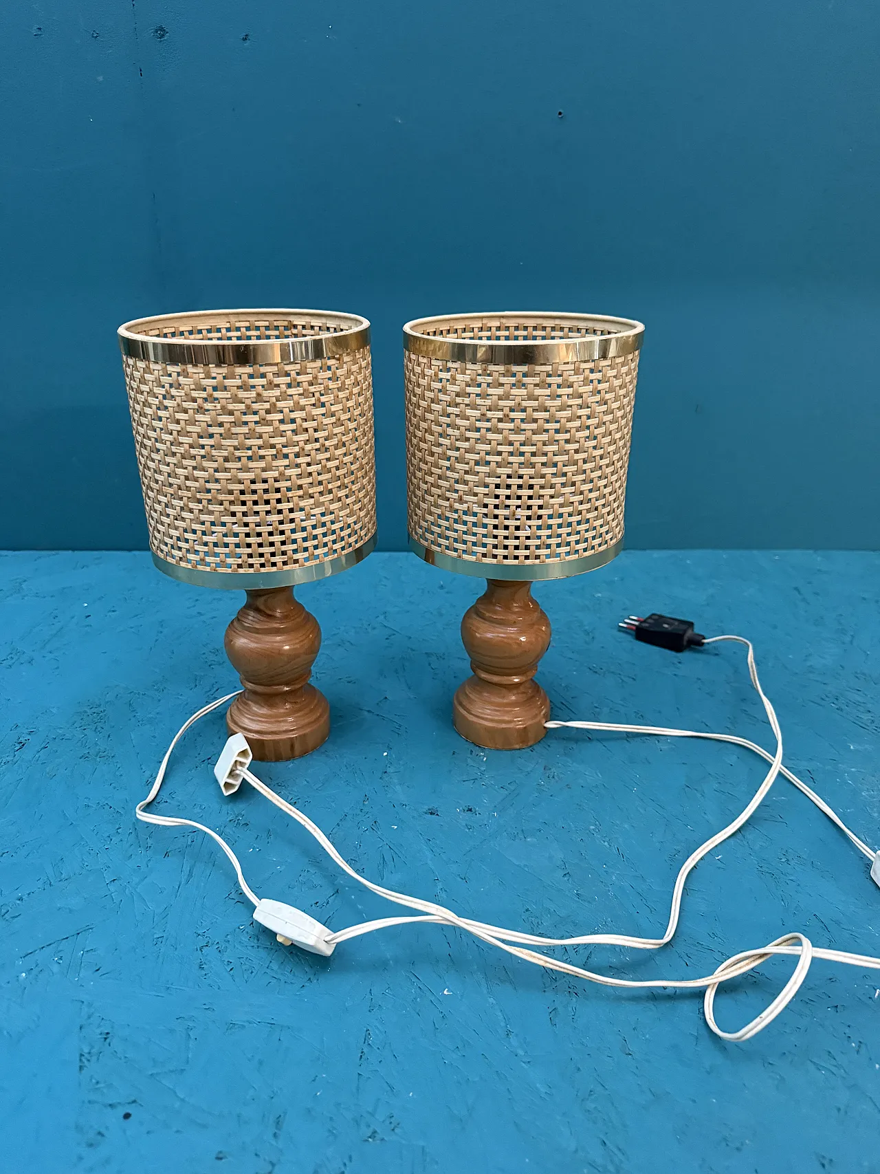 Pair of mid-century lampshades in wood, brass, and Vienna straw, 1960s 7