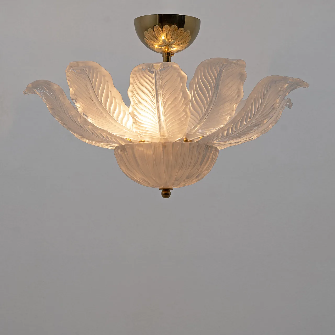 Murano glass ceiling light with white flower-shaped petals 4