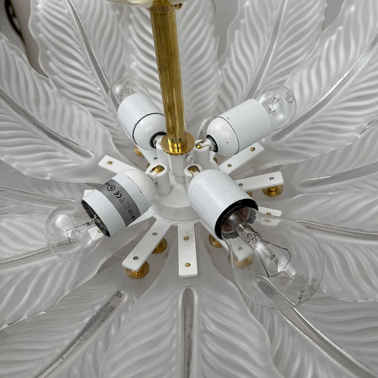 Murano glass ceiling light with white flower-shaped petals 8