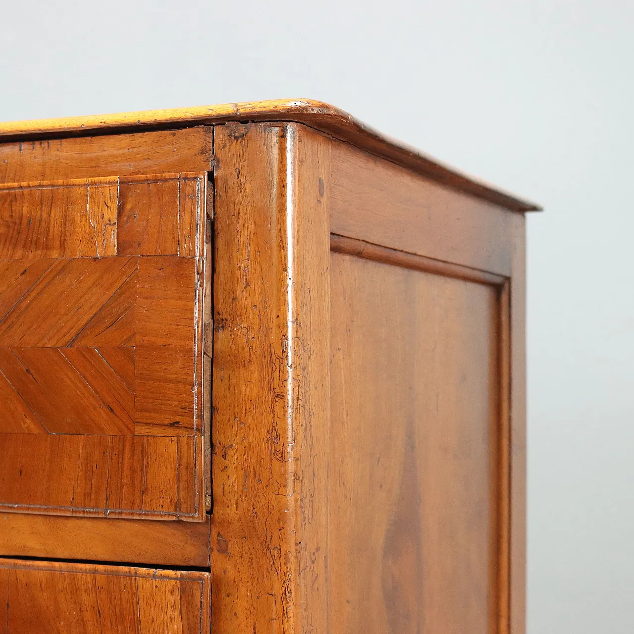 Baroque walnut chest of drawers, 18th century 5