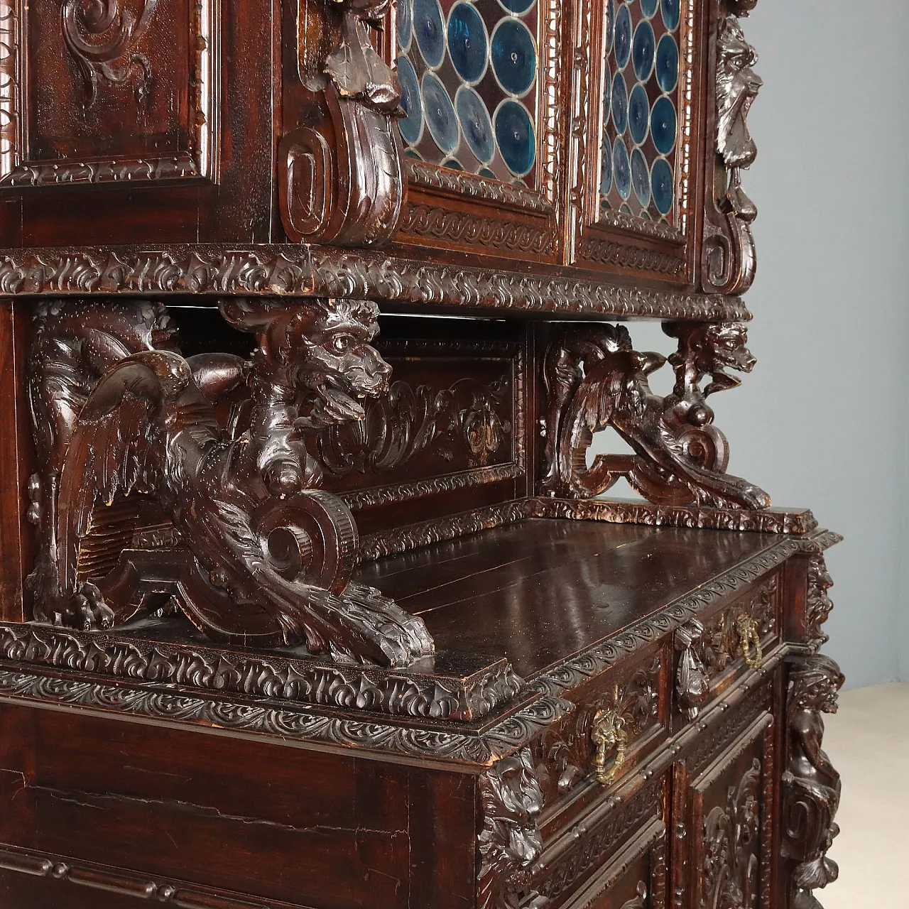 Neo-Baroque sideboard in carved walnut, 19th century 3