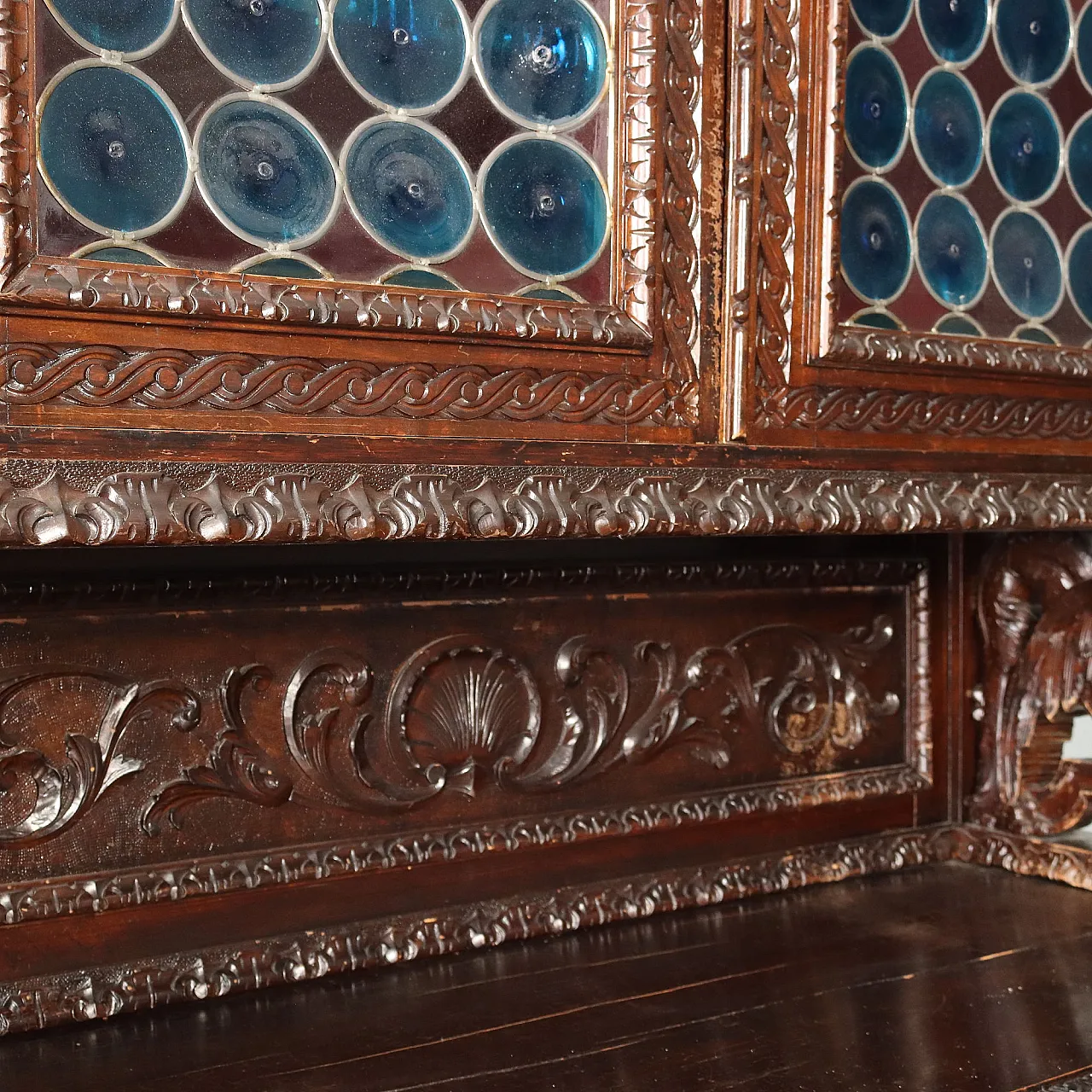 Neo-Baroque sideboard in carved walnut, 19th century 9