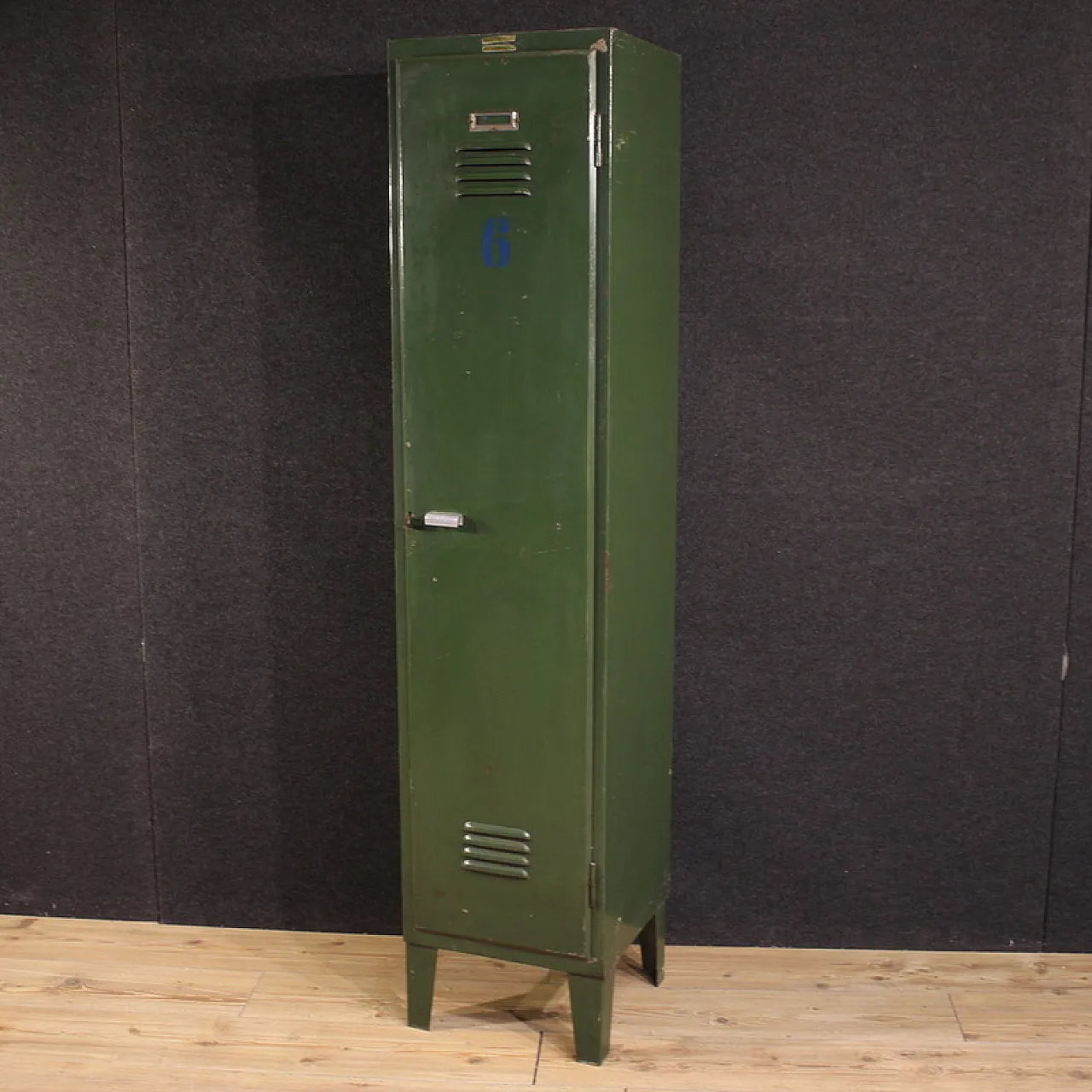 Italian cabinet in green lacquered metal, 70s 1