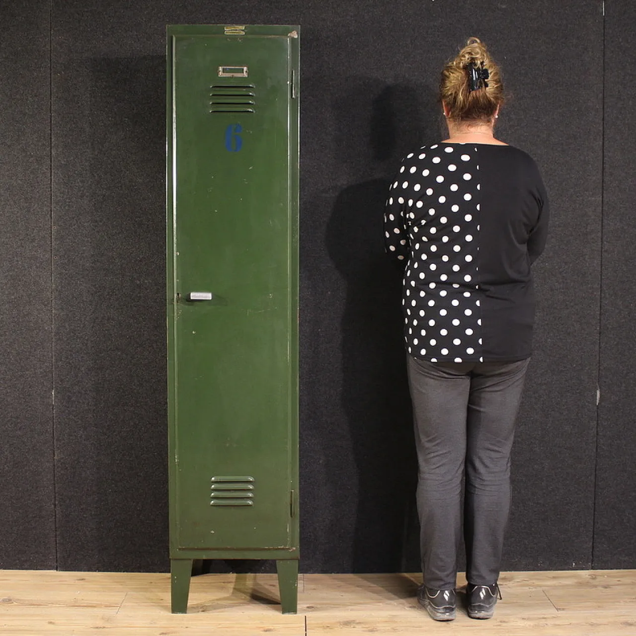 Italian cabinet in green lacquered metal, 70s 2