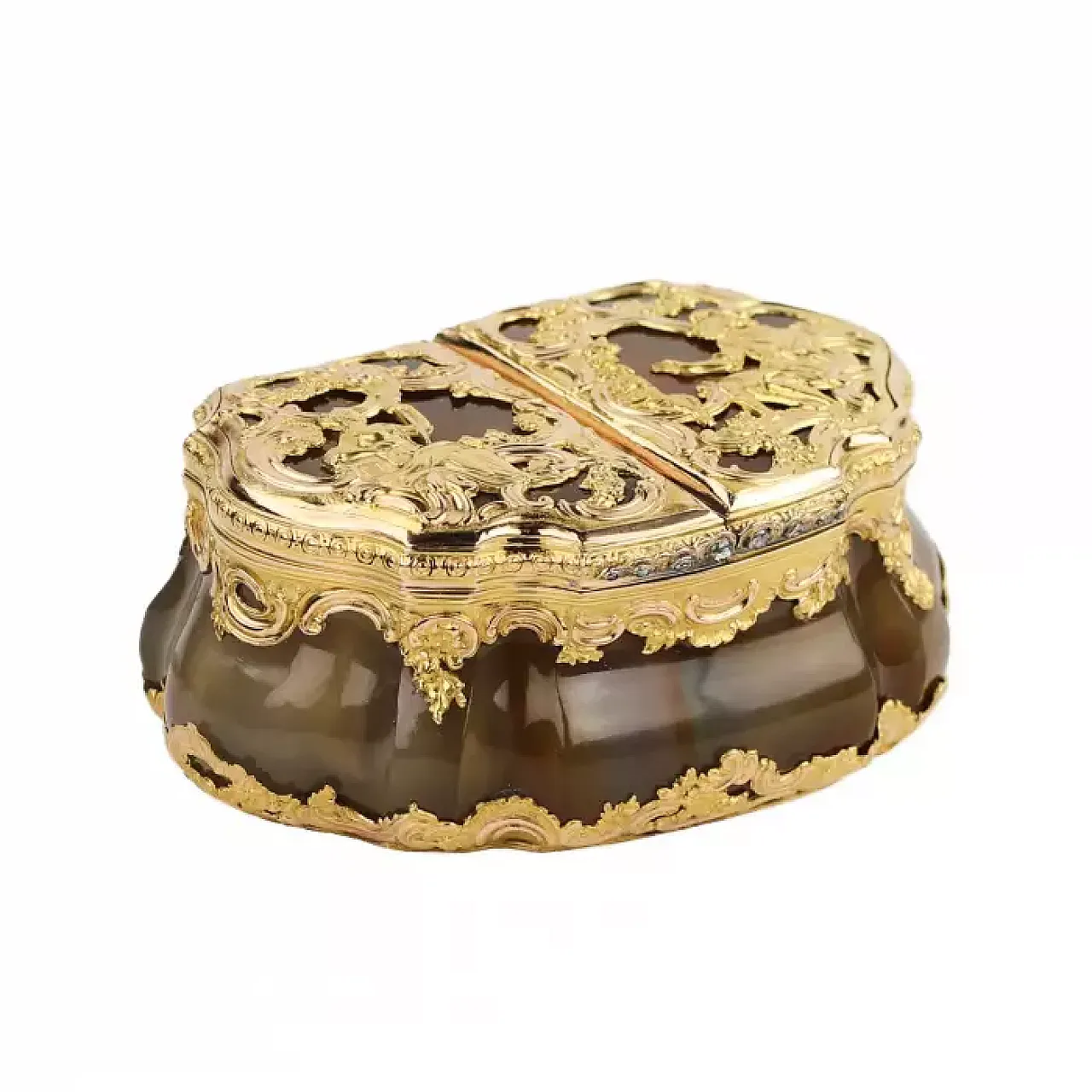 Snuffbox in carved agate and mounted in 18 carat gold, 18th century 1