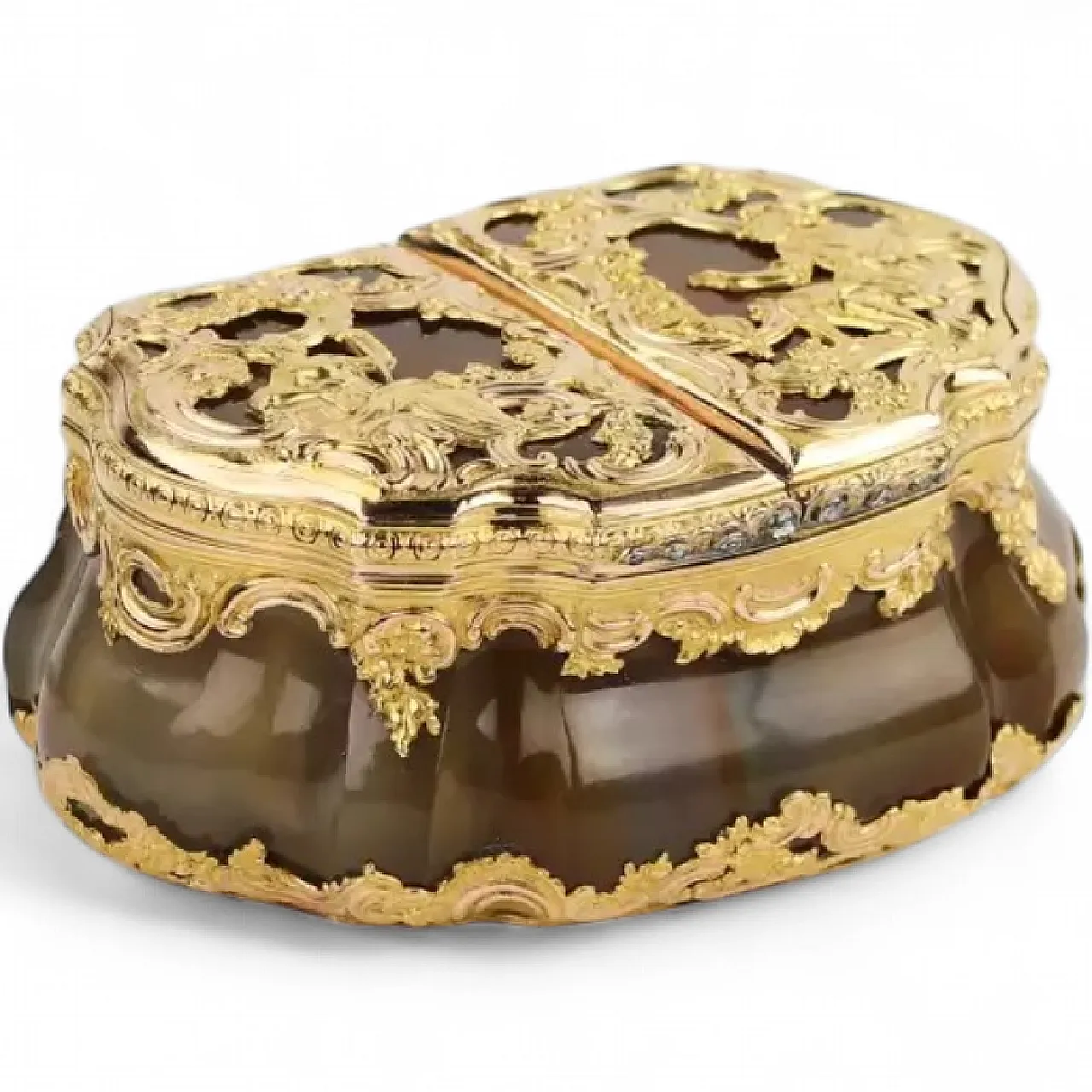 Snuffbox in carved agate and mounted in 18 carat gold, 18th century 10