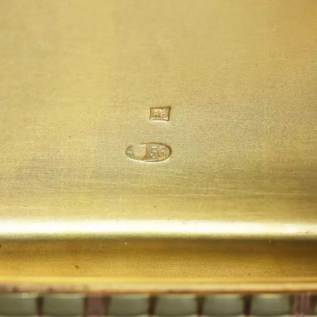 Rectangular cigarette case with softly rounded corners, 20th century 2