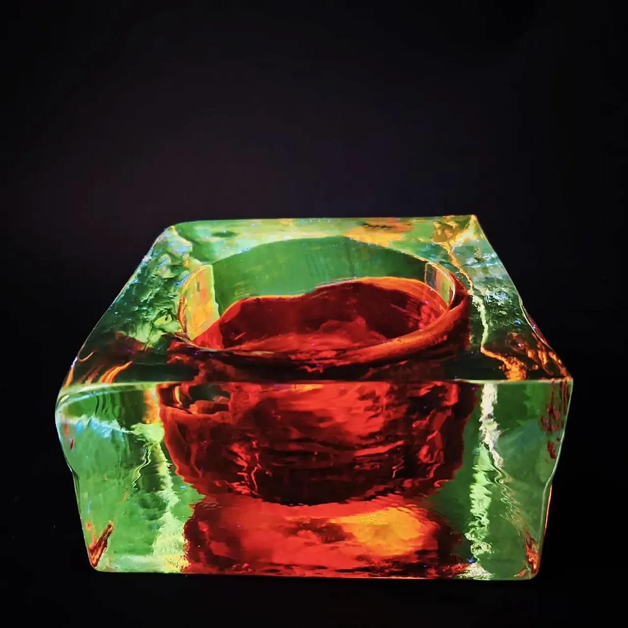 Posacenere artigianale in vetro uranio Murano di Mandruzzato, anni '60 1