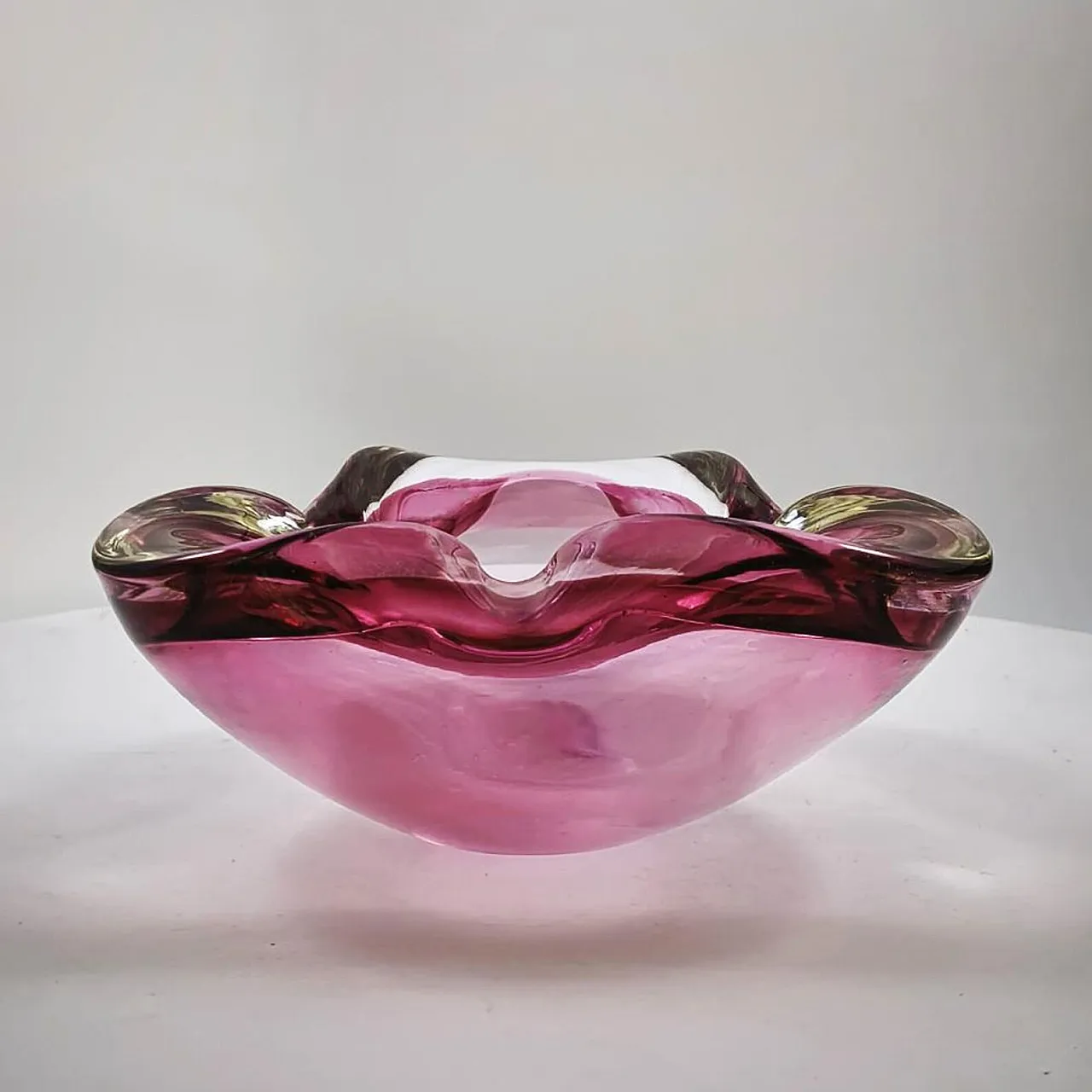 Posacenere rosa in vetro di Murano di Flavio Poli per Seguso, anni '60 3