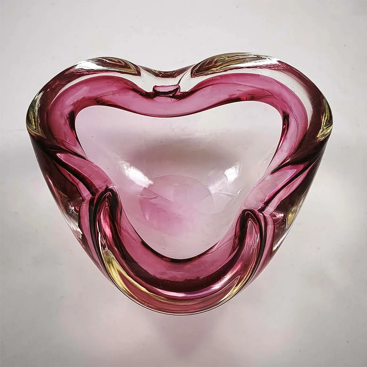 Posacenere rosa in vetro di Murano di Flavio Poli per Seguso, anni '60 4