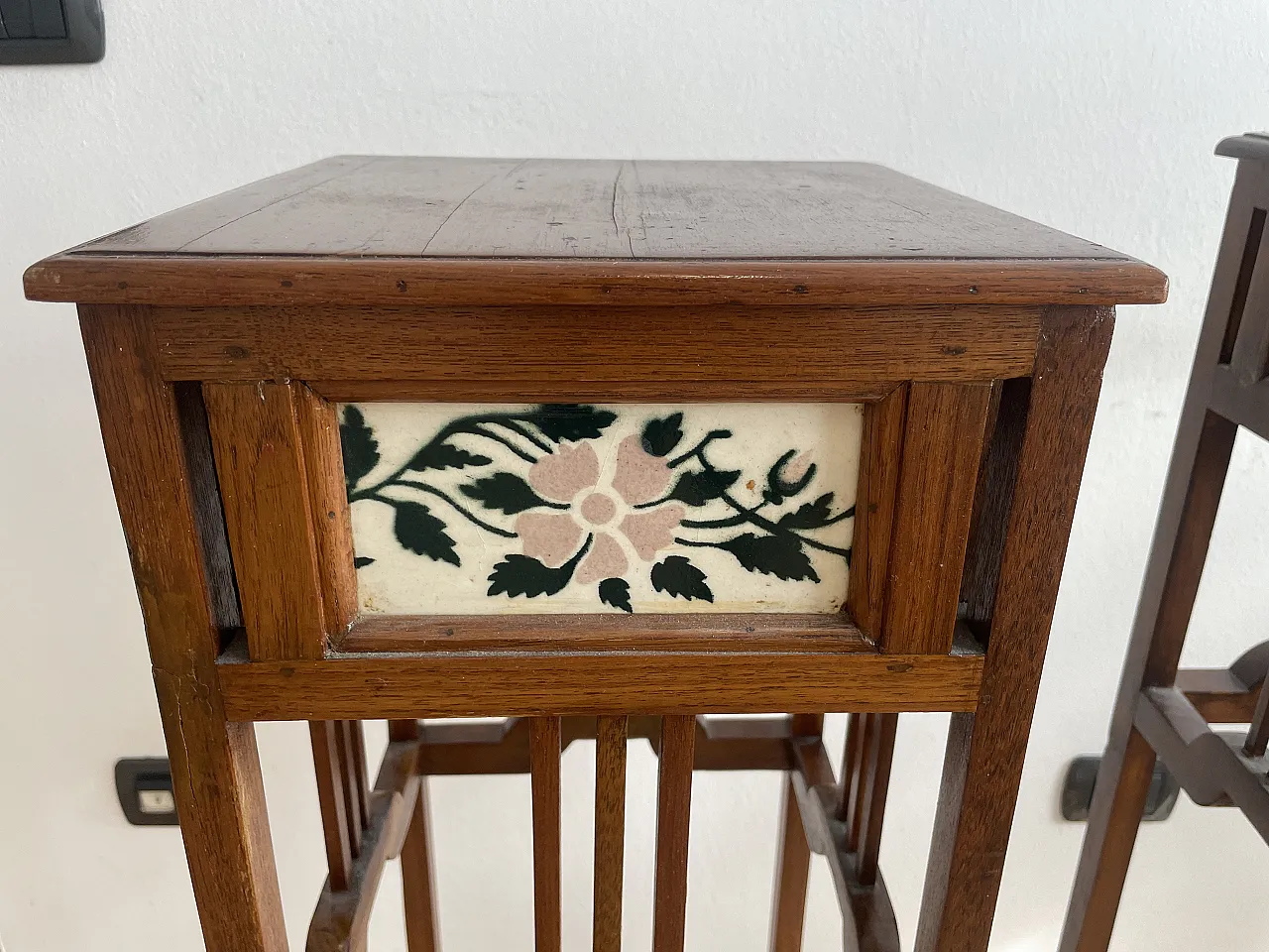 Wooden and ceramic flowerpot stands, 30s 9