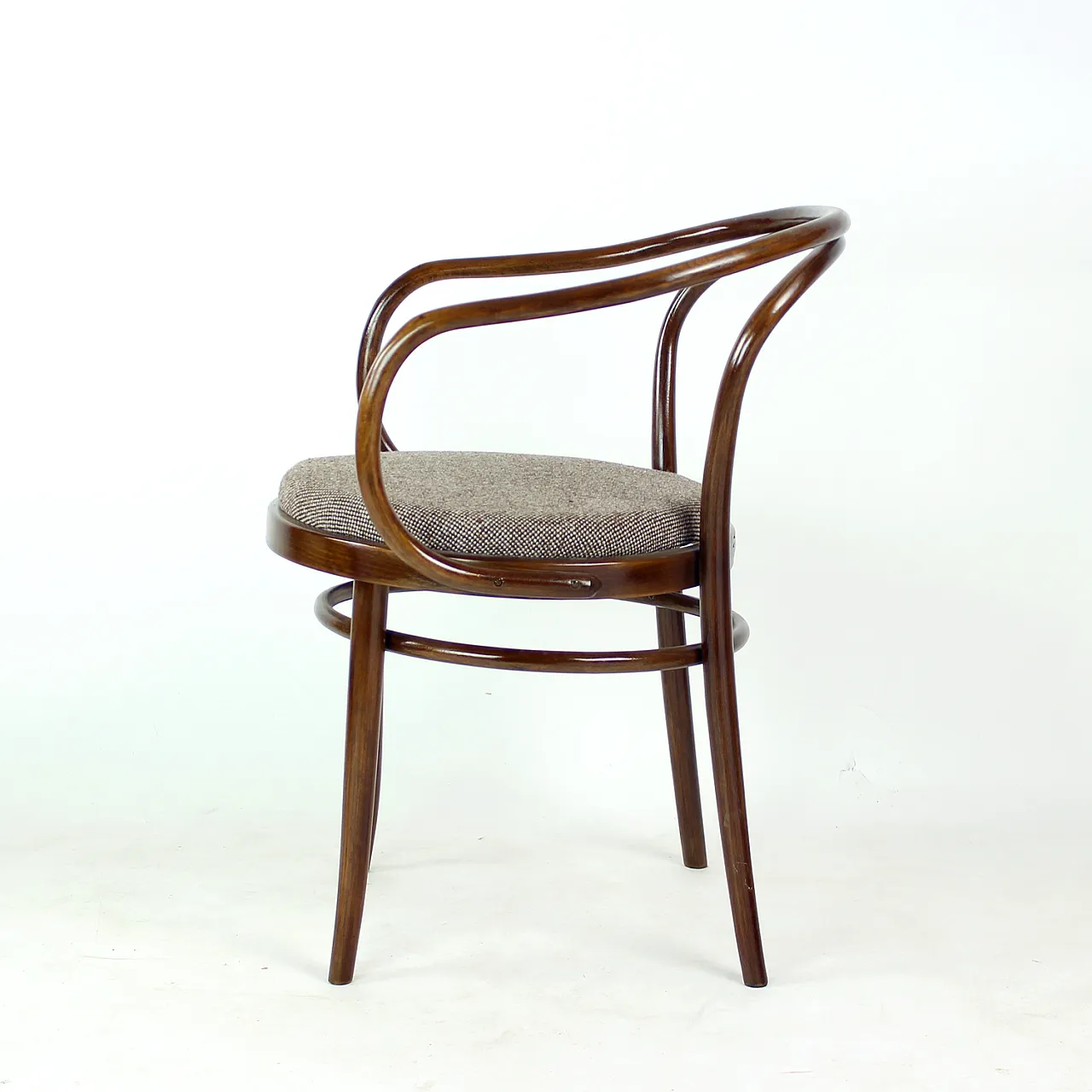 August Thonet No. 30 Bentwood Armchair For Ton, 50s 3