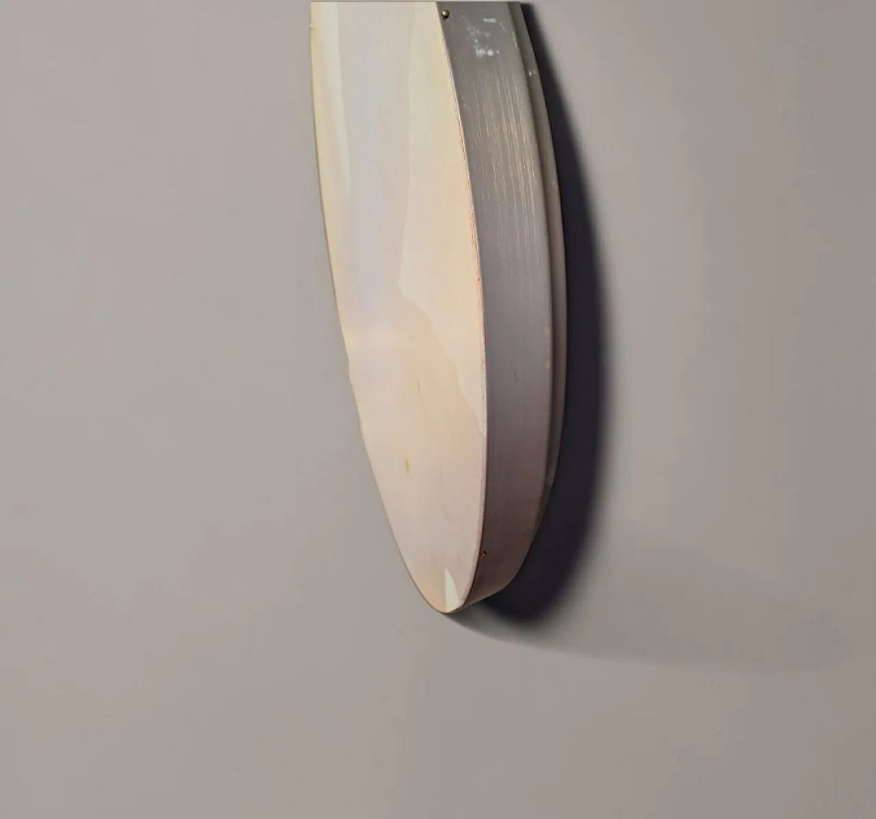 Specchio rotondo con cornice in ottone nichelato, anni '70 5