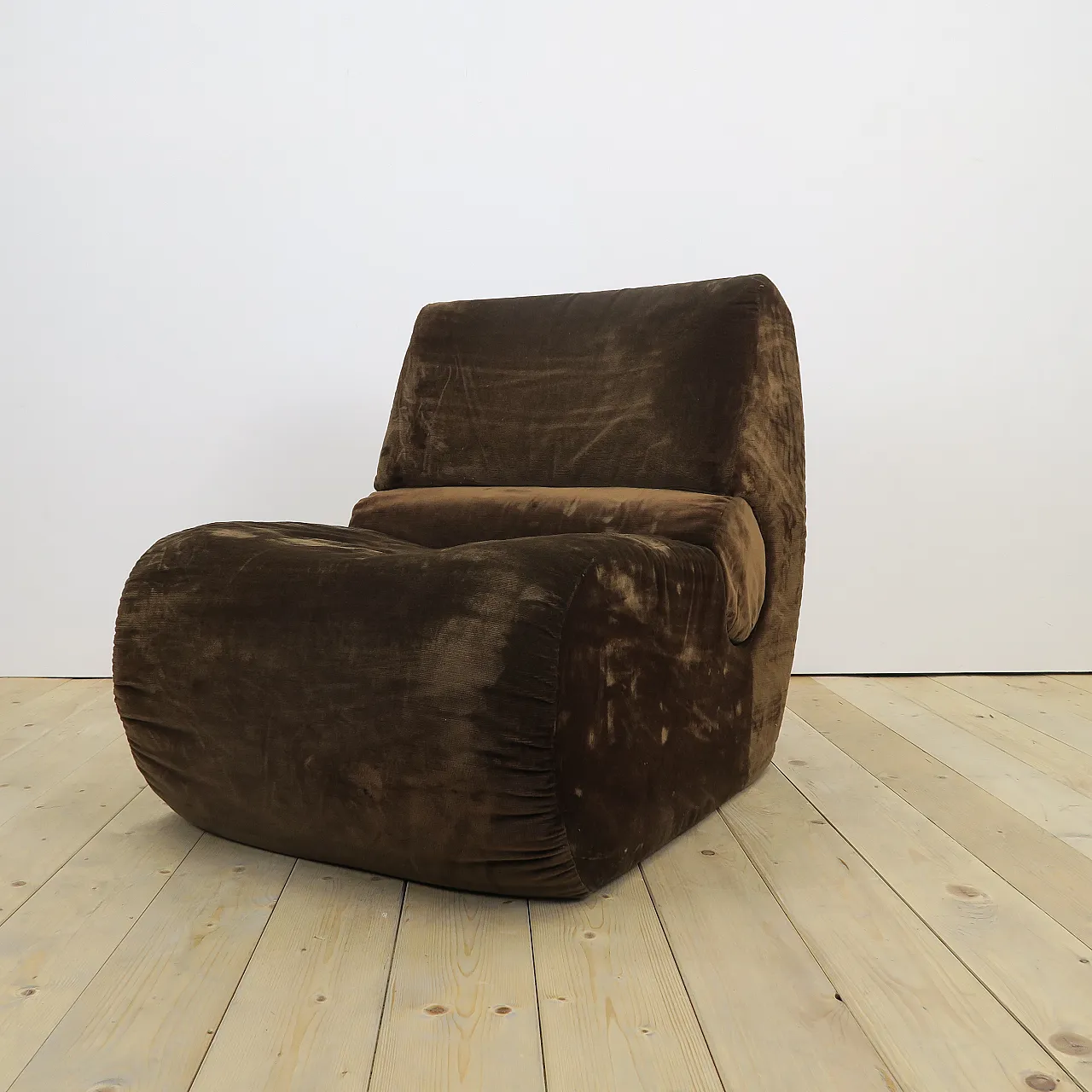 Brown velvet lounge chair, 1970s 2