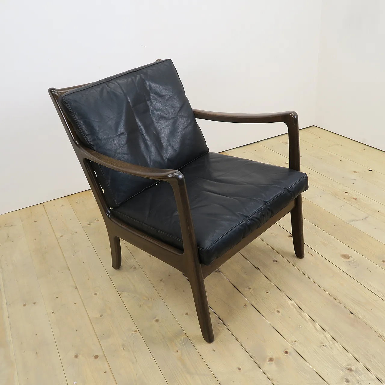 Mid-Century Scandinavian teak and leather armchair, 1960s 2