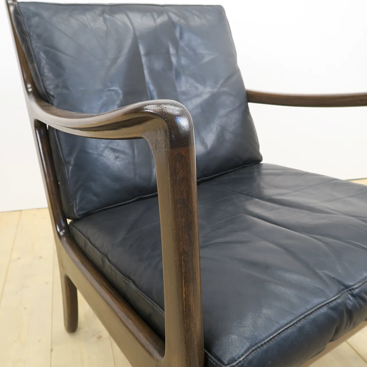 Mid-Century Scandinavian teak and leather armchair, 1960s 4
