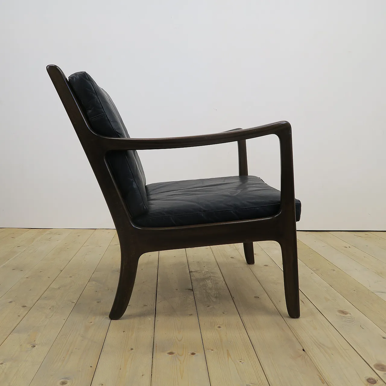 Mid-Century Scandinavian teak and leather armchair, 1960s 5