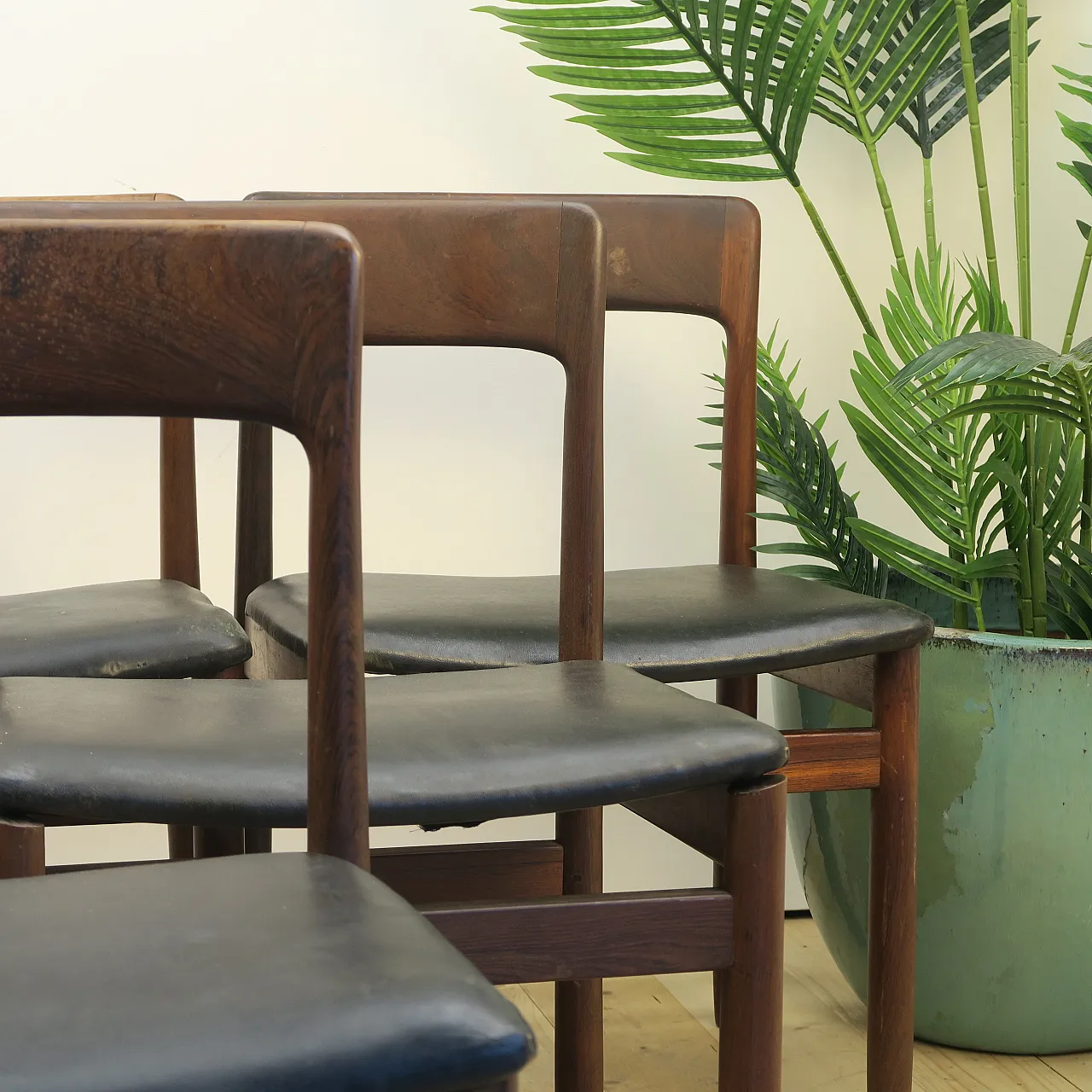 6 Nørgaard Møbelfabrik chairs, rosewood and leather, 1960s 2