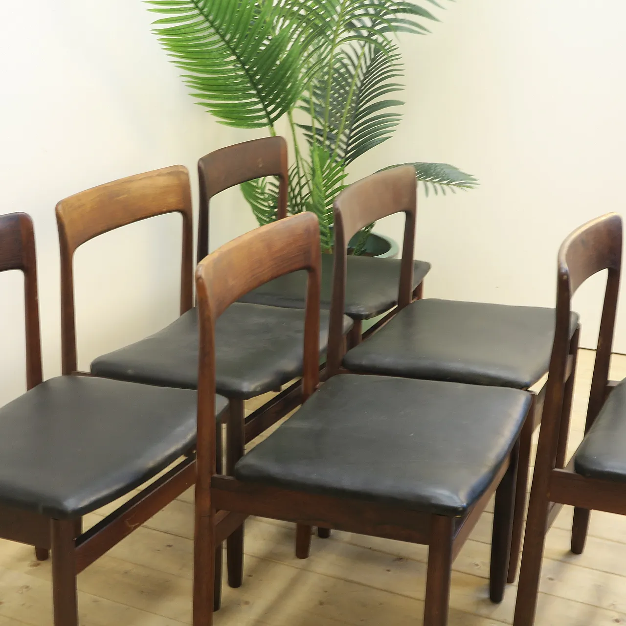 6 Nørgaard Møbelfabrik chairs, rosewood and leather, 1960s 4