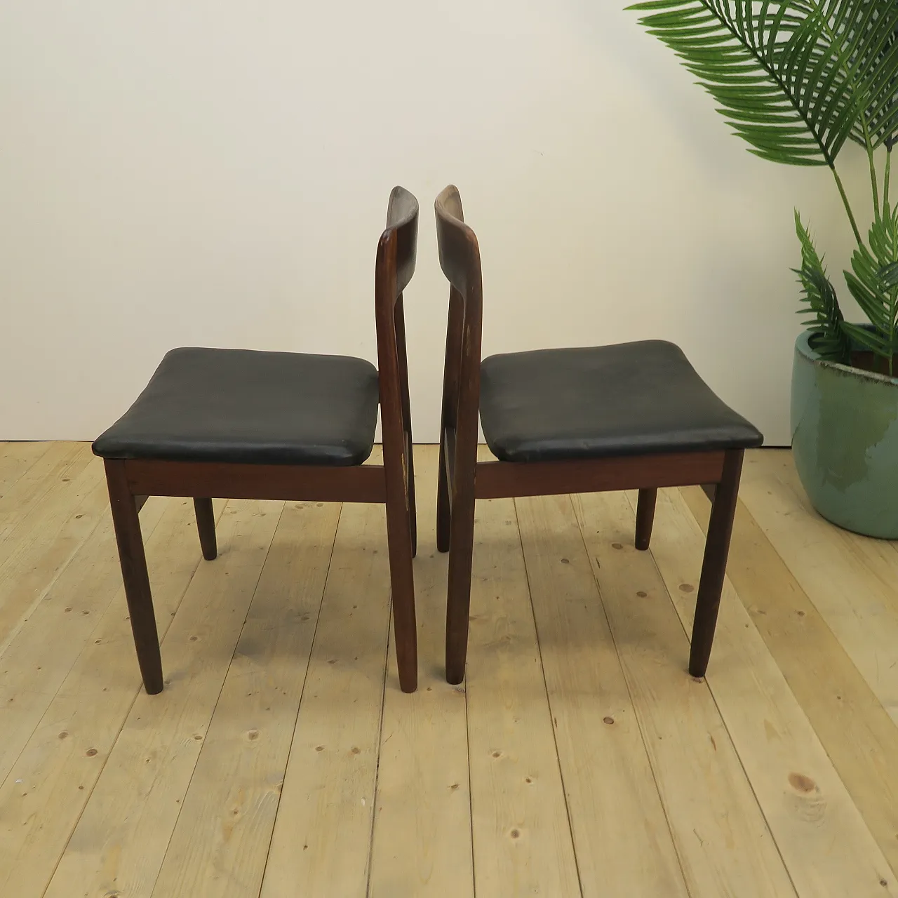 6 Nørgaard Møbelfabrik chairs, rosewood and leather, 1960s 5