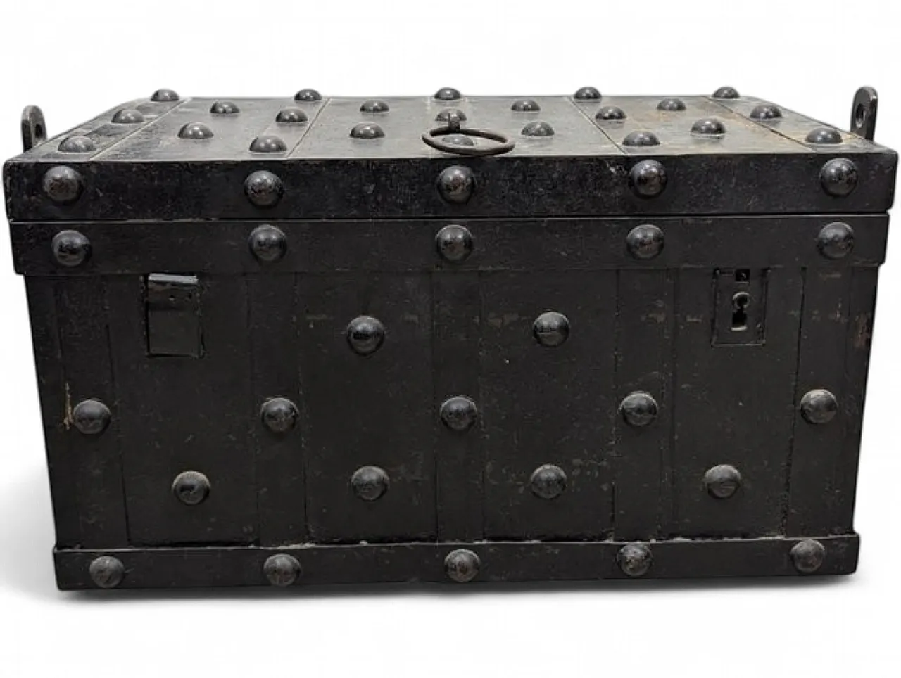 Iron armored chest, 19th century 16