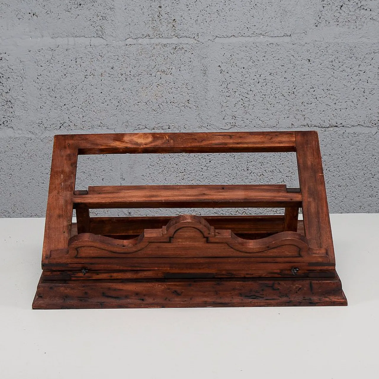 Adjustable lectern, late 19th century 1