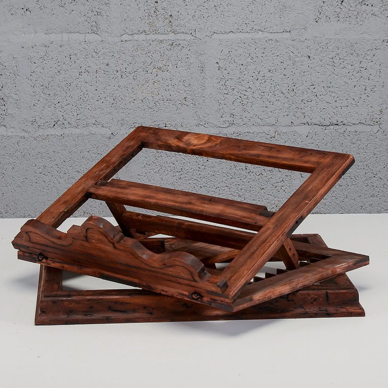 Adjustable lectern, late 19th century 2