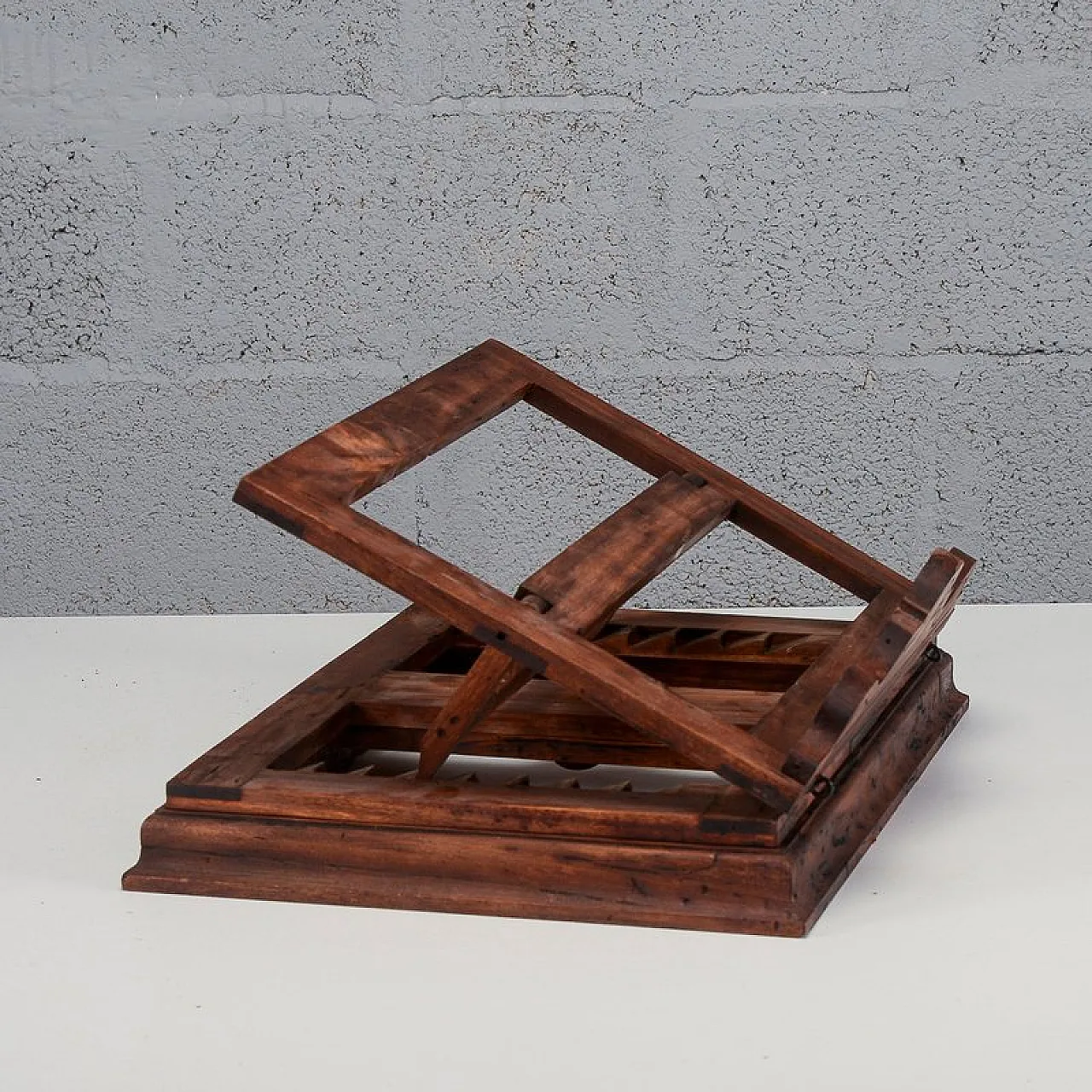 Adjustable lectern, late 19th century 11