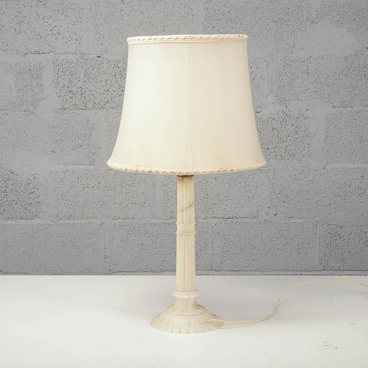 Lamp with alabaster base, 20th century 1