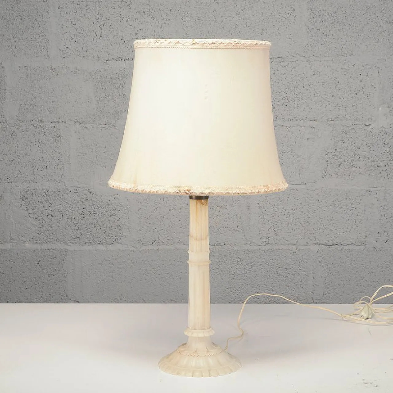 Lamp with alabaster base, 20th century 3