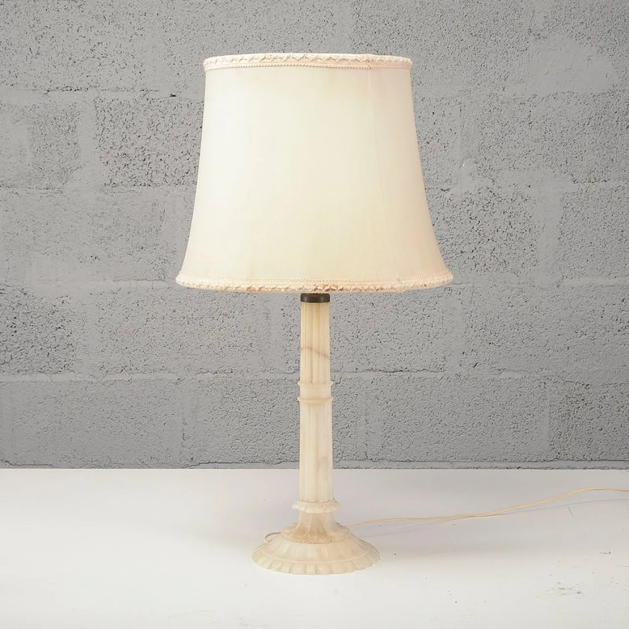 Lamp with alabaster base, 20th century 5