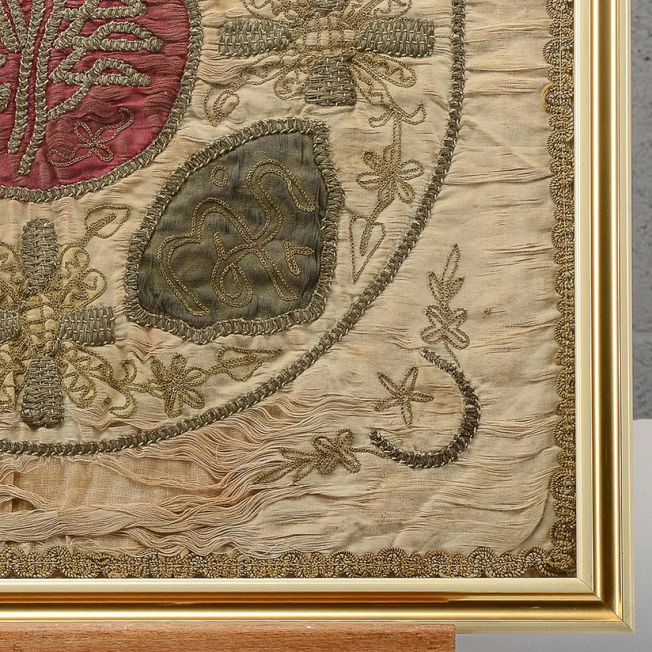 Tessuto da cuscino cerimoniale con fili dorati, '800 5
