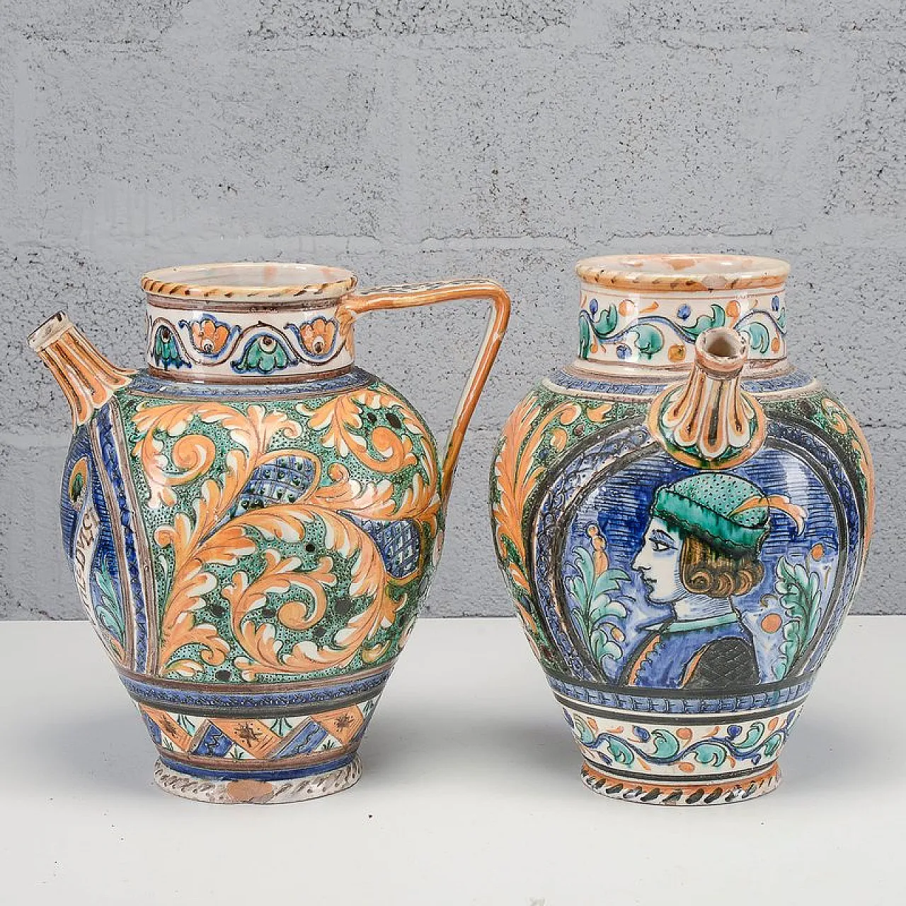 Pair of vases from Deruta, mid-20th century 3