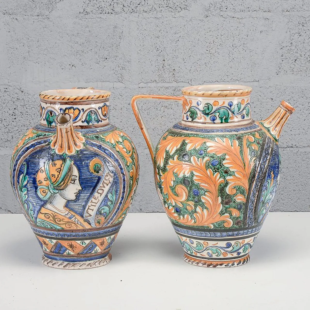 Pair of vases from Deruta, mid-20th century 4