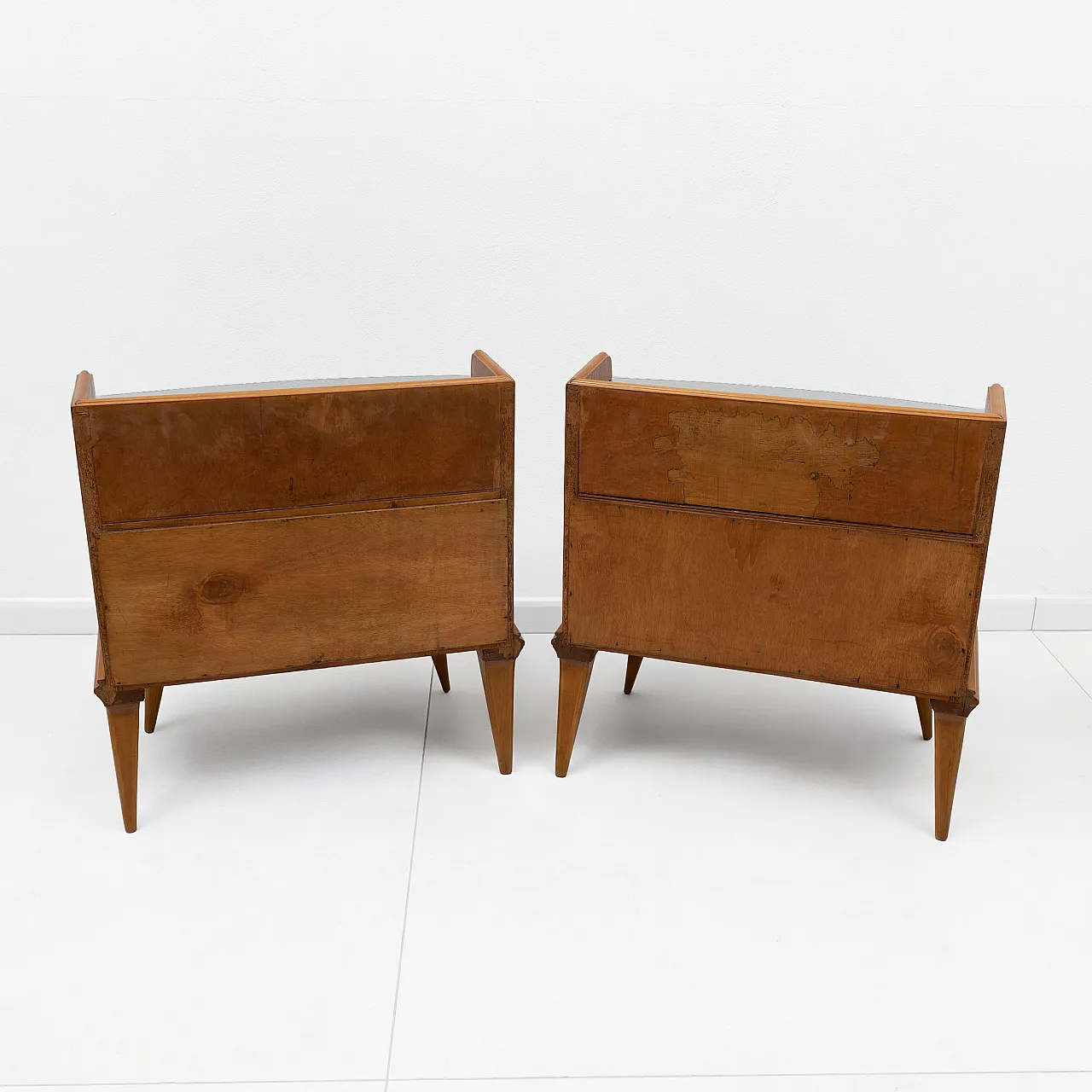 Pair of Italian ash wood bedside tables, 1950s 3