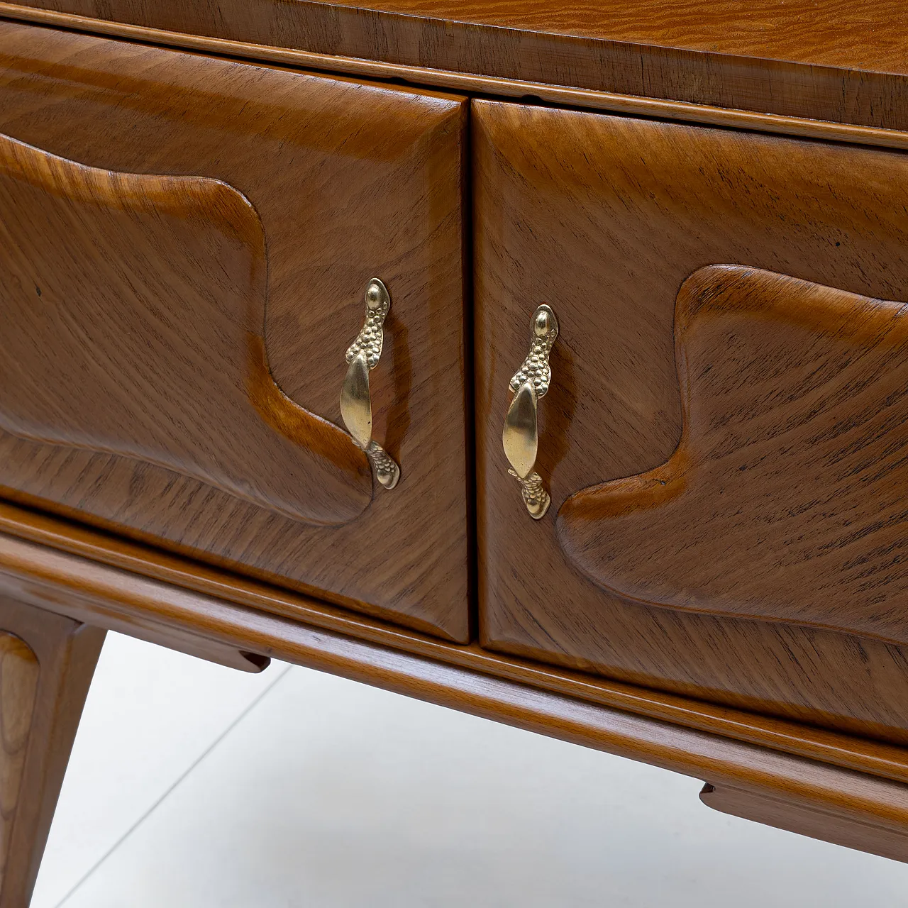 Pair of Italian ash wood bedside tables, 1950s 7