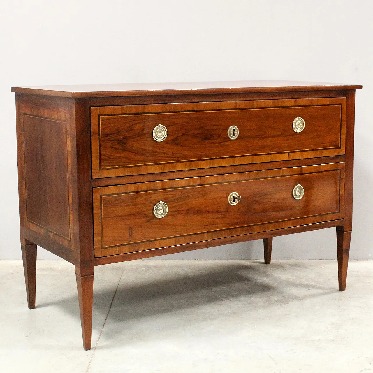 Antique Louis XVI chest of drawers in inlaid walnut, Italy, 18th century 2