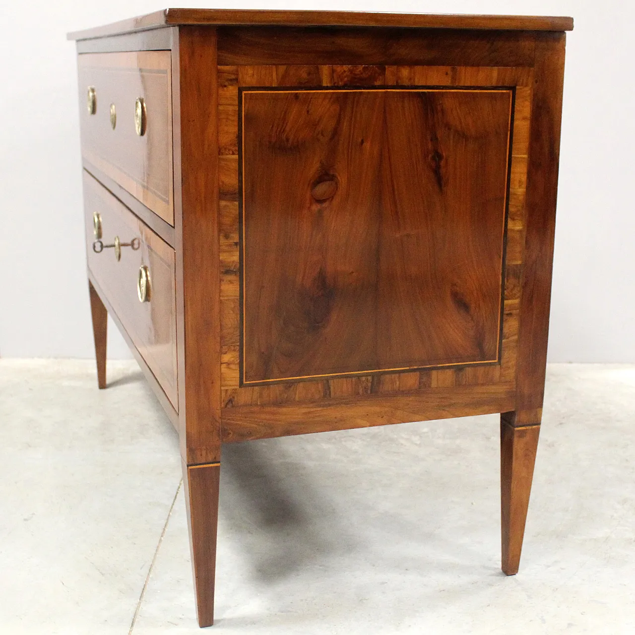 Antique Louis XVI chest of drawers in inlaid walnut, Italy, 18th century 6