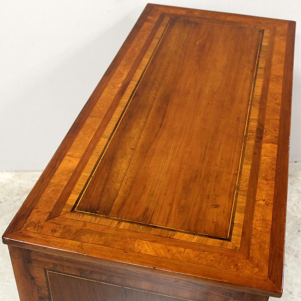 Antique Louis XVI chest of drawers in inlaid walnut, Italy, 18th century 7